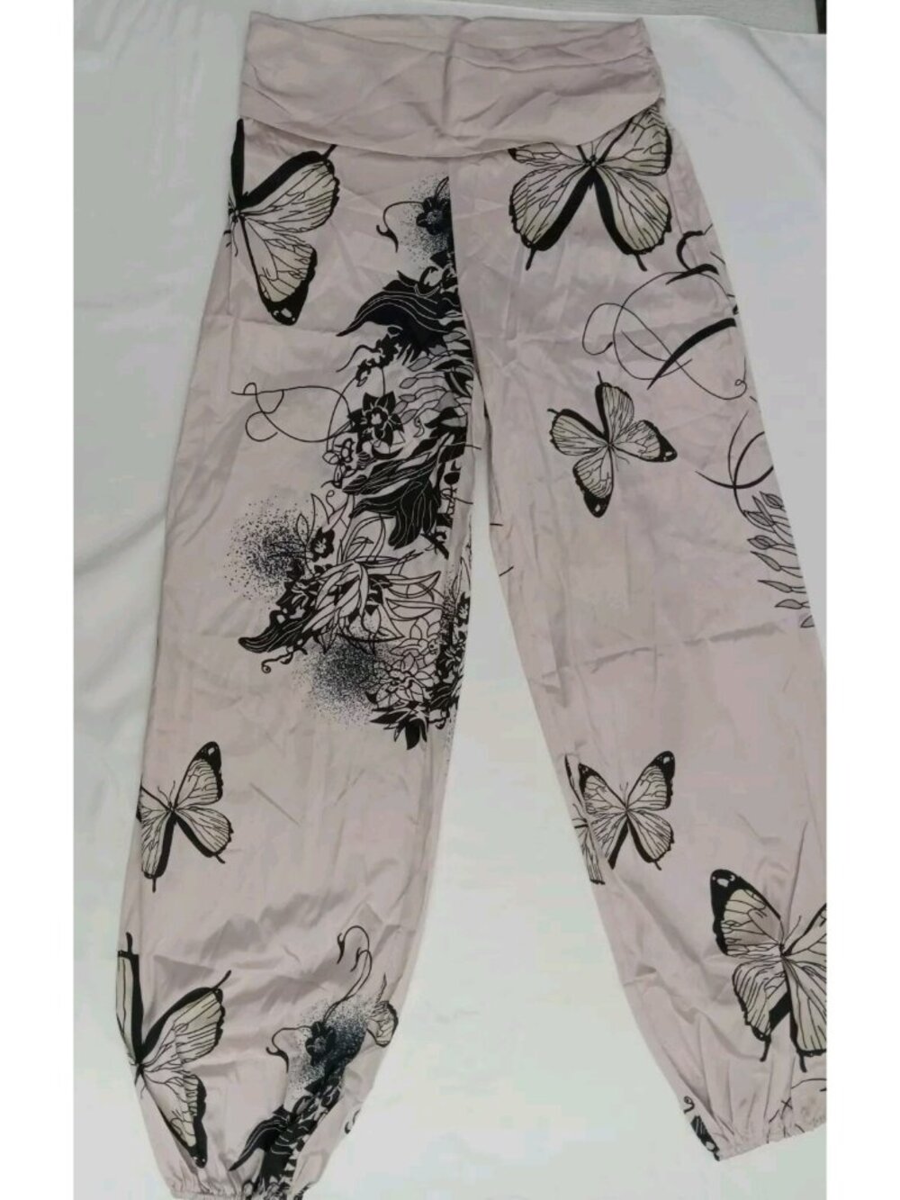 Shein Curve Shiny Satin Pants Elastic Legs Sz L reduced Butterfly Creme Black